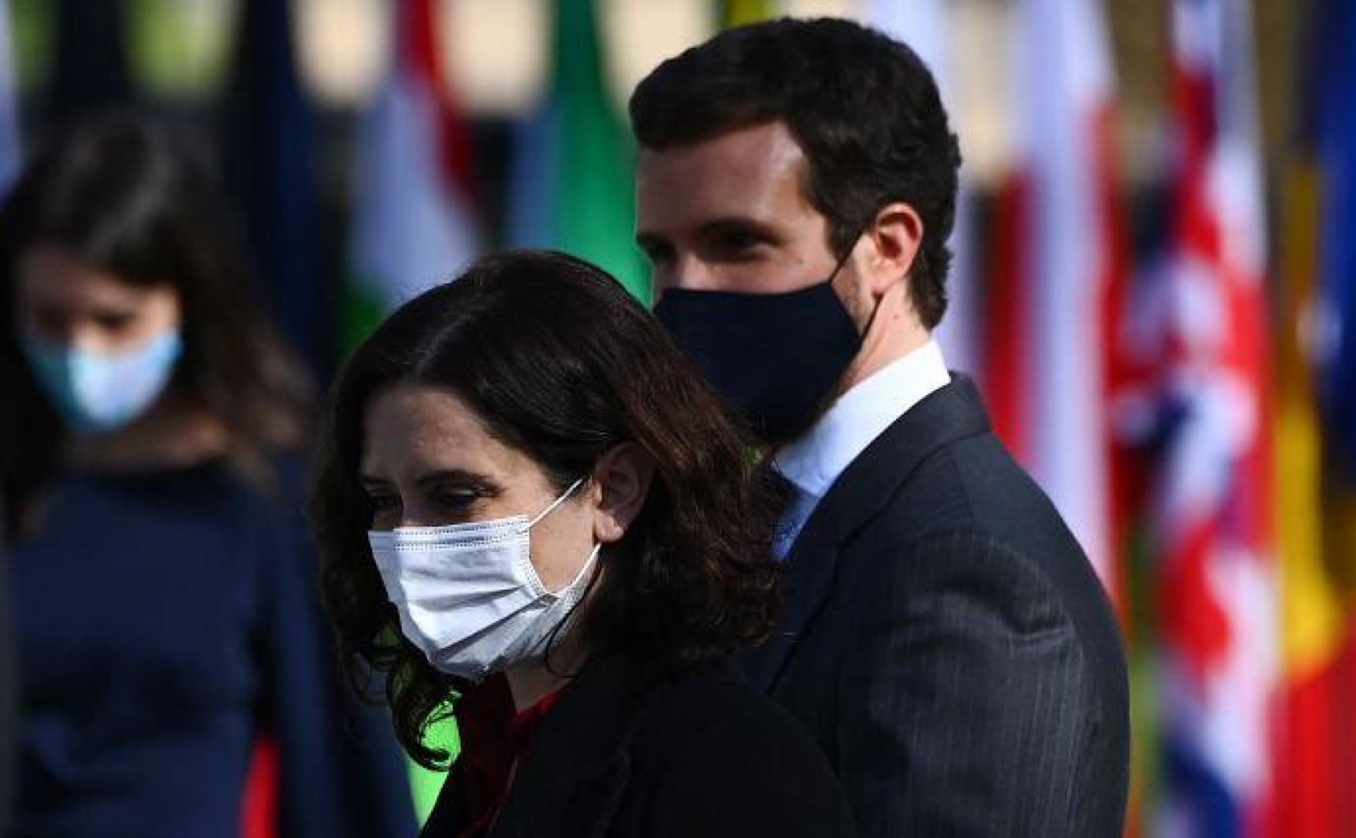 Isabel Díaz Ayuso y Pablo Casado durante el homenaje a las víctimas del terorismo el pasado jueves en el Palacio Real de Madrid.