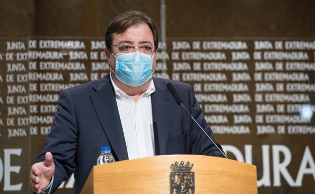 Vara considera «prudente» suspender la administración de la vacuna de AstraZeneca