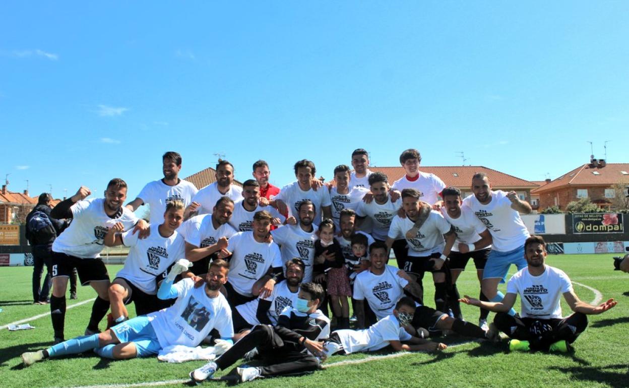 Foto de familia del DUX Inter tras la consecución de su clasificación para la segunda fase. 