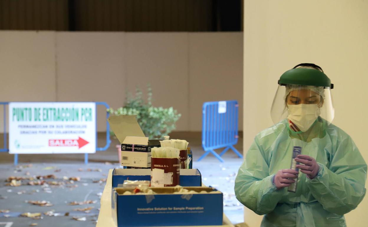 Covid en Extremadura: La incidencia regional apunta a la «estabilidad de la infección» y Vergeles confía en que siga bajando