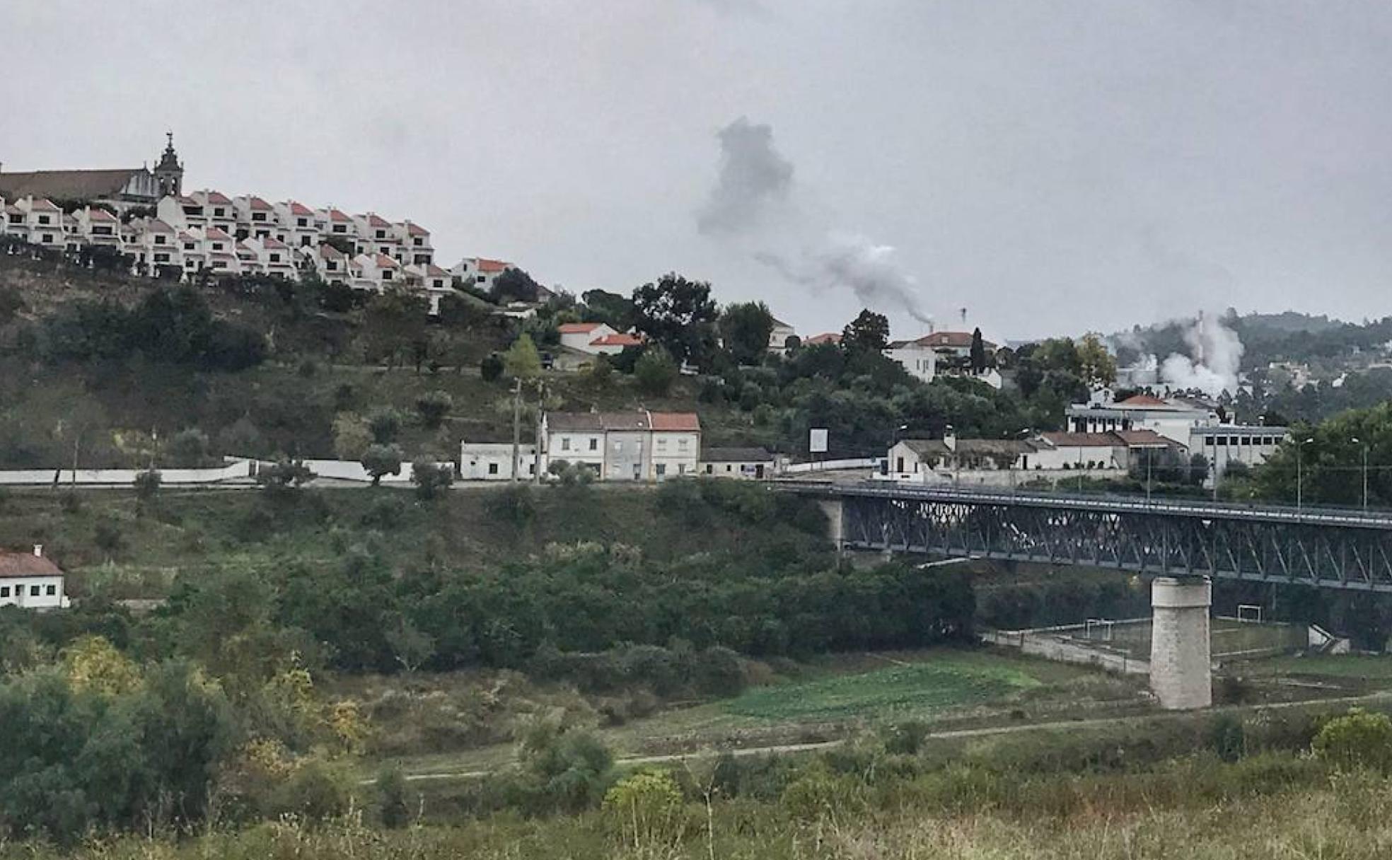 Imagen panorámica del pueblo portugués de Constancia.