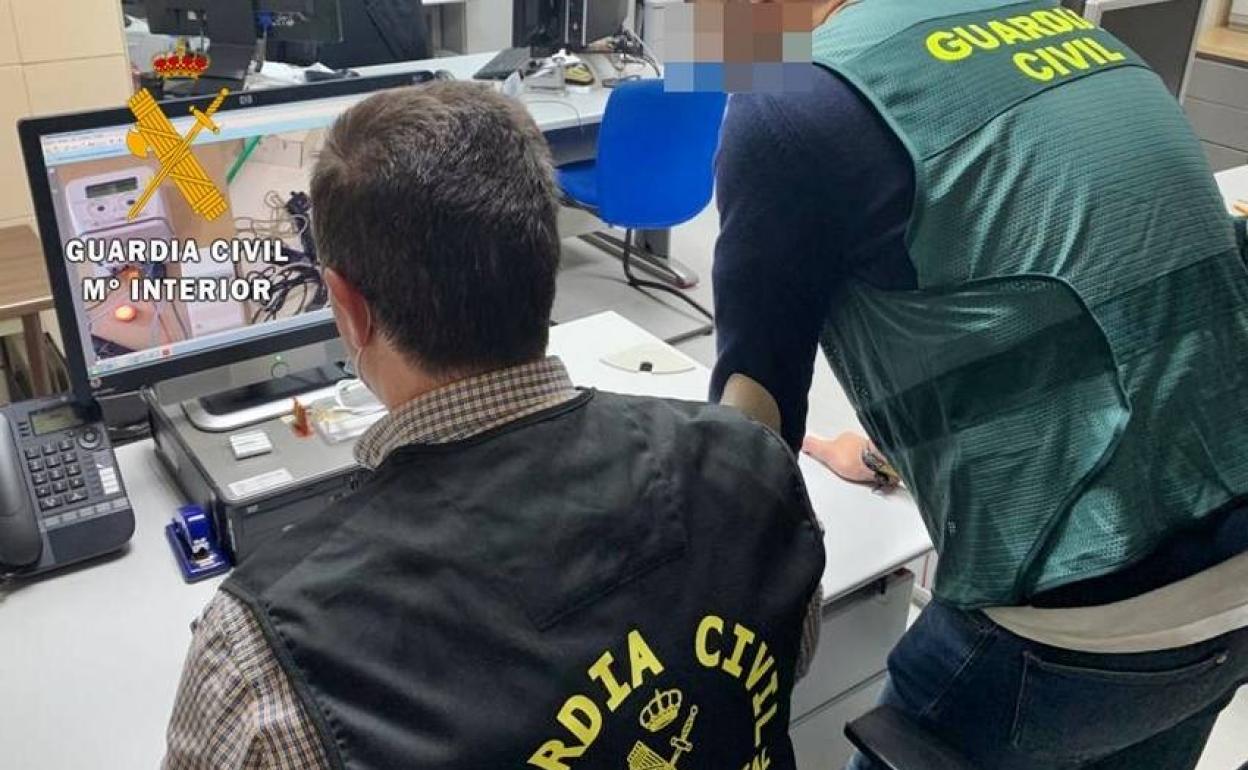 Instruyen diligencias contra varios propietarios de viviendas por defraudar fluido eléctrico en Badajoz