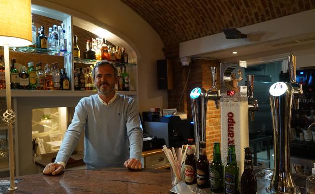 Guillermo Martínez, propietario del restaurante Plaza Grande.