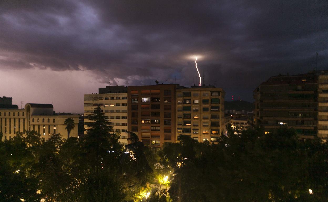 En la ciudad de Cáceres hay una media de diez días de tormenta al año. 
