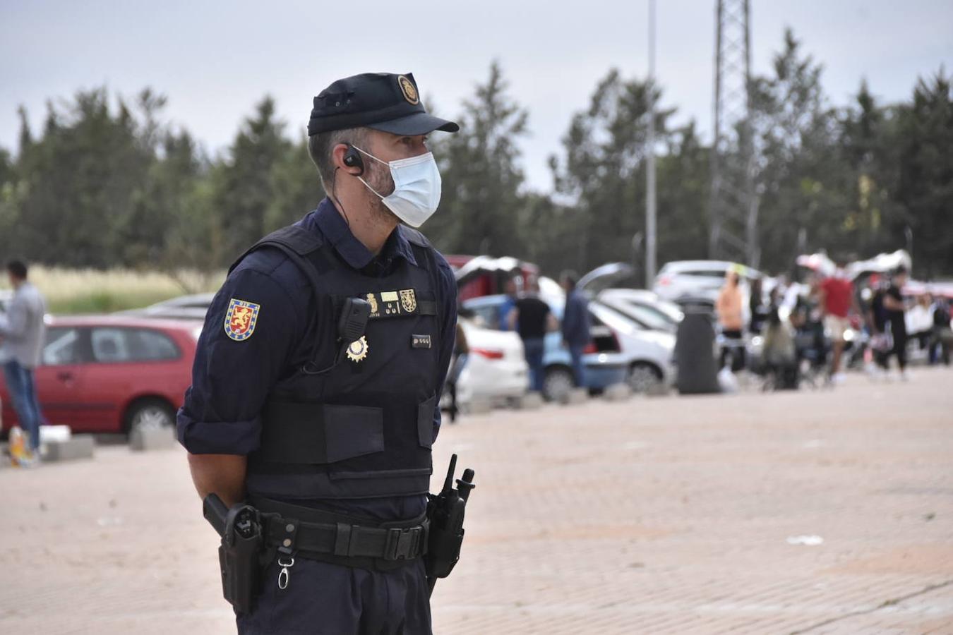 Fotos: Los aficionados del Badajoz disfrutan del ambiente previo al partido