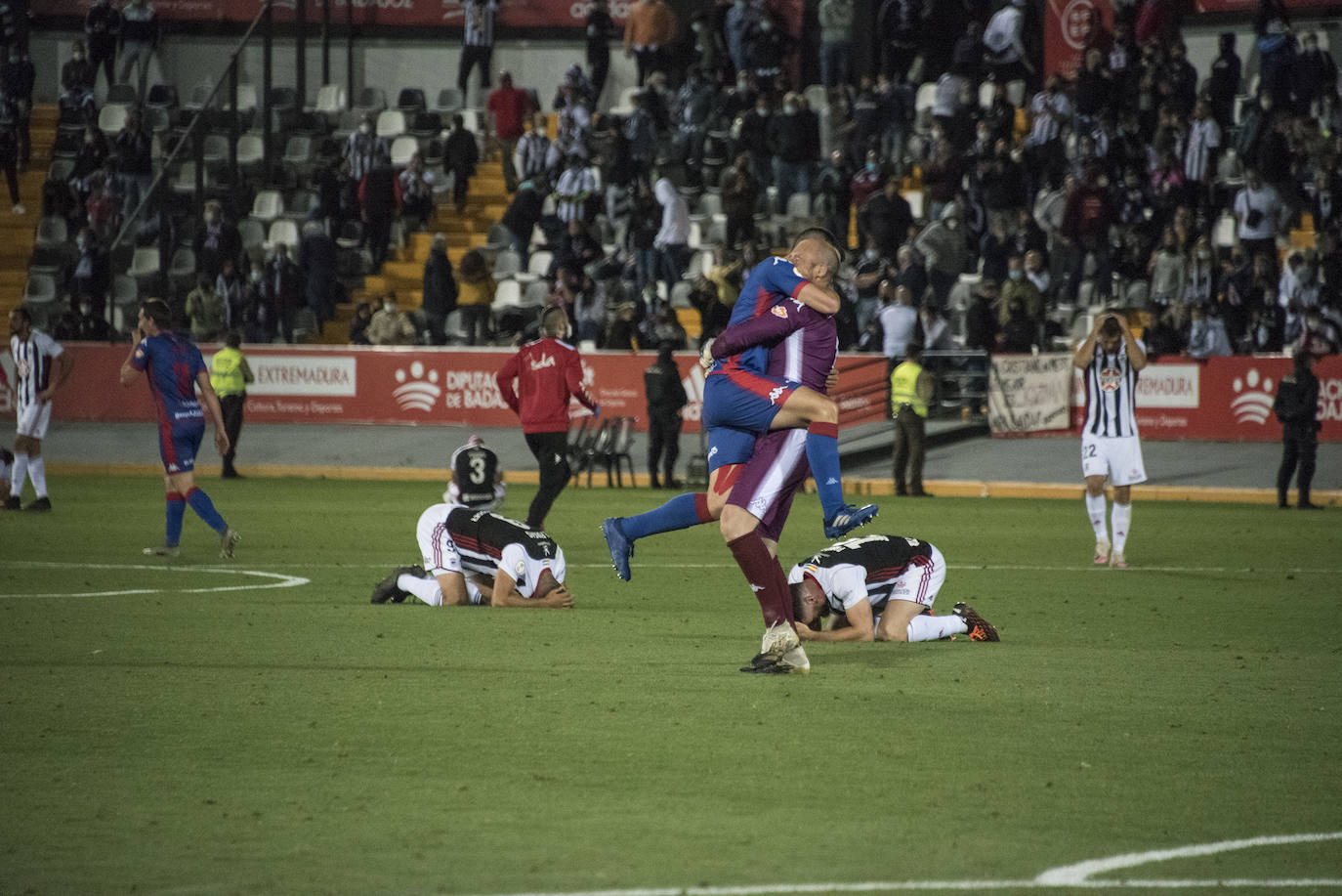 Fotos: Las mejores imágenes del Badajoz - Amorebieta