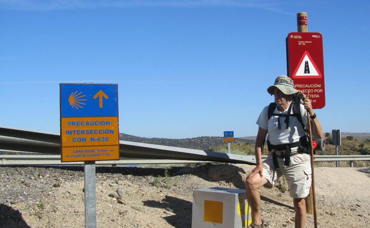 Un peregrino recorre la Vía de la Plata en una imagen de archivo. 