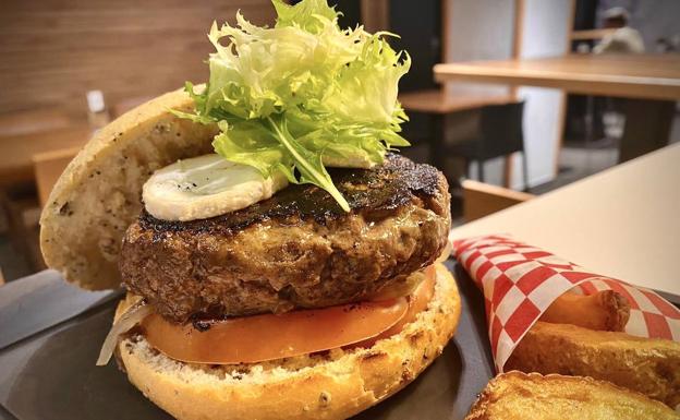 El aliño de esta hamburguesa de Succo lleva un aliño guardado bajo sumario.