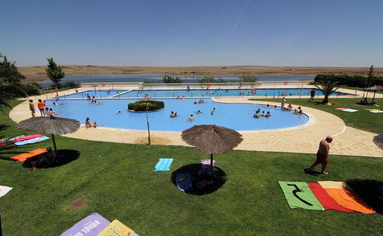 Imagen de archivo de la piscina del Guadipark. 