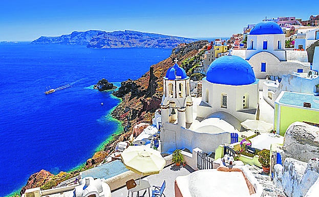 Santorini. Es la isla más buscada en Google por los europeos y la favorita en Albania, Bulgaria, Chipre, República Checa, Francia, Hungría, Malta, Macedonia del Norte, Rumanía, Eslovaquia e Irlanda del Norte.