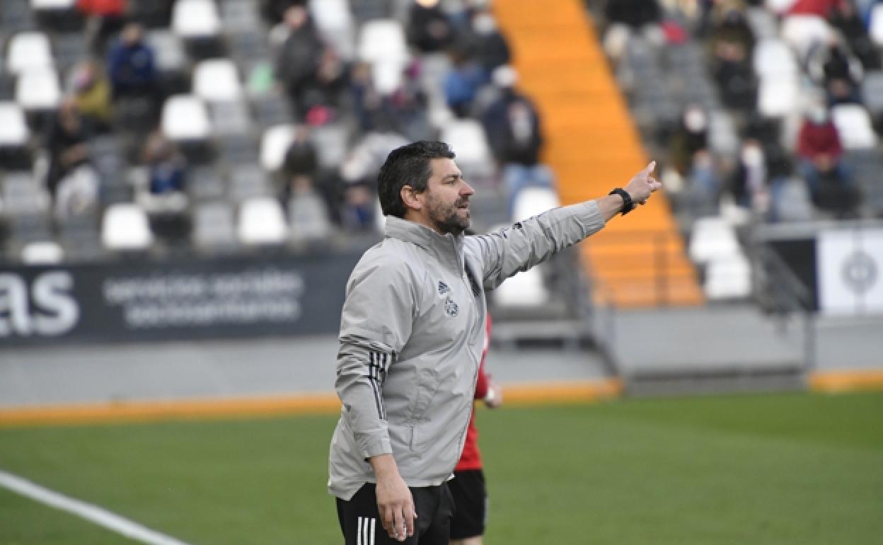 Fernando Estévez, en un partido con el Badajoz. / 