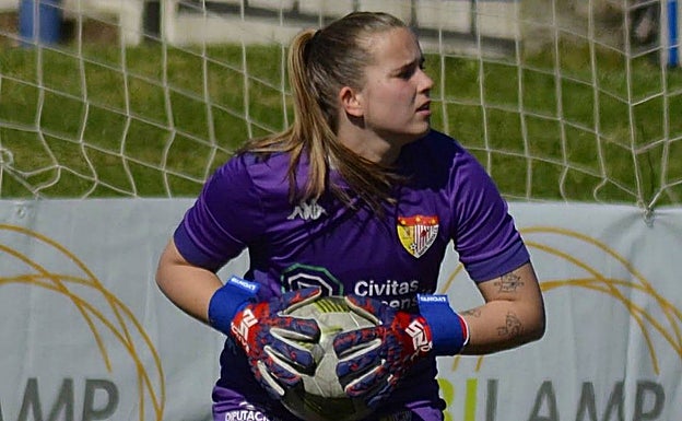 Eva López durante un partido con el Santa Teresa B. 