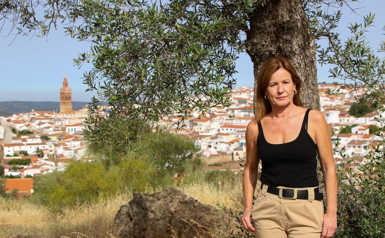 María Luisa Aranda, veterinaria del Censyra, en Jerez de los Caballeros, donde reside. 