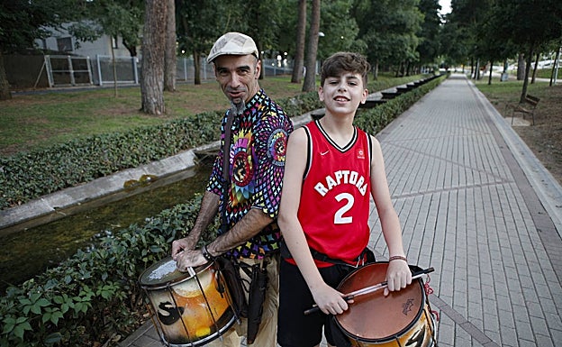 Javi López con el joven cacereño de 13 años Jorge Martín. 