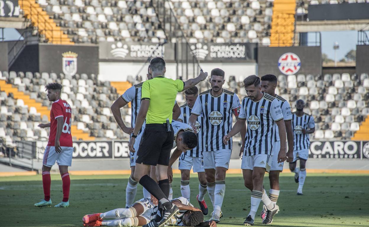 Partido de pretemporada disputado por el Badajoz ante el Benfica B. 