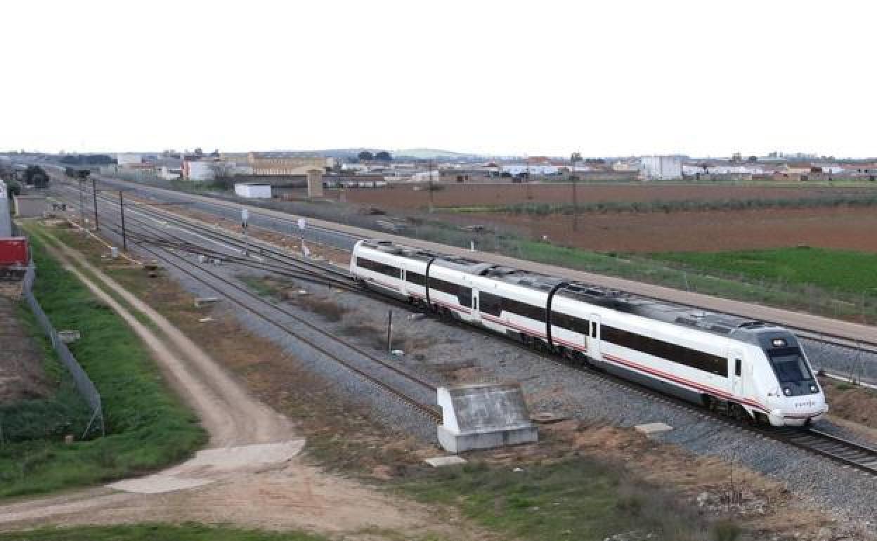 Indra implantará su tecnología en el tramo Plasencia-Badajoz por 15 millones de euros