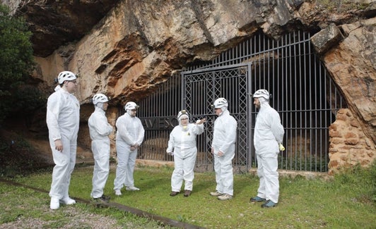 Primera visita a la cueva de Maltravieso en abril de 2019. 