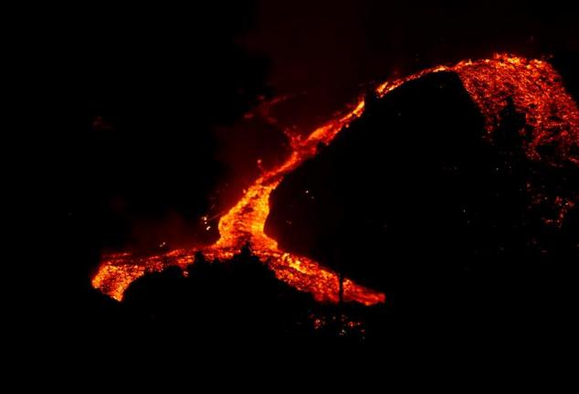 Vista de la colada de lava del volcan en La Palma.