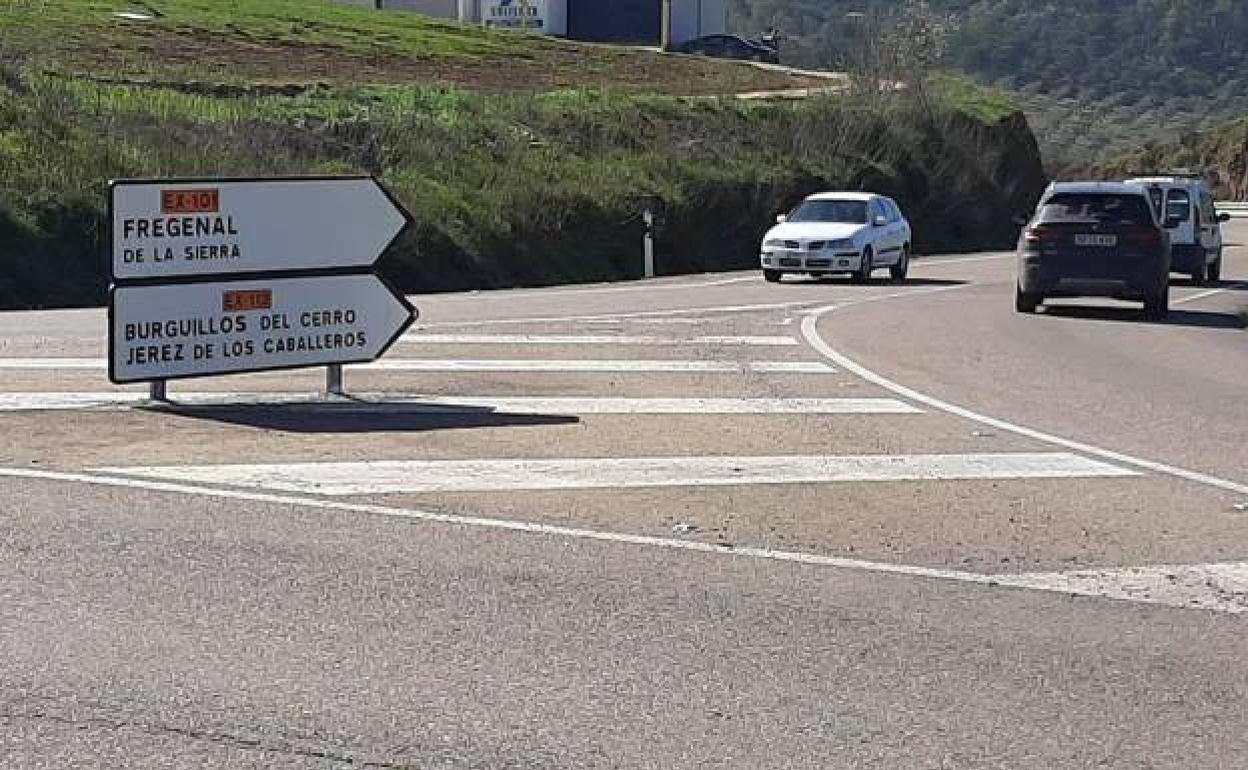 Carretera de Zafra a Fregenal de la Sierra, que en el proyecto inicial se planteó convertir en autovía. 