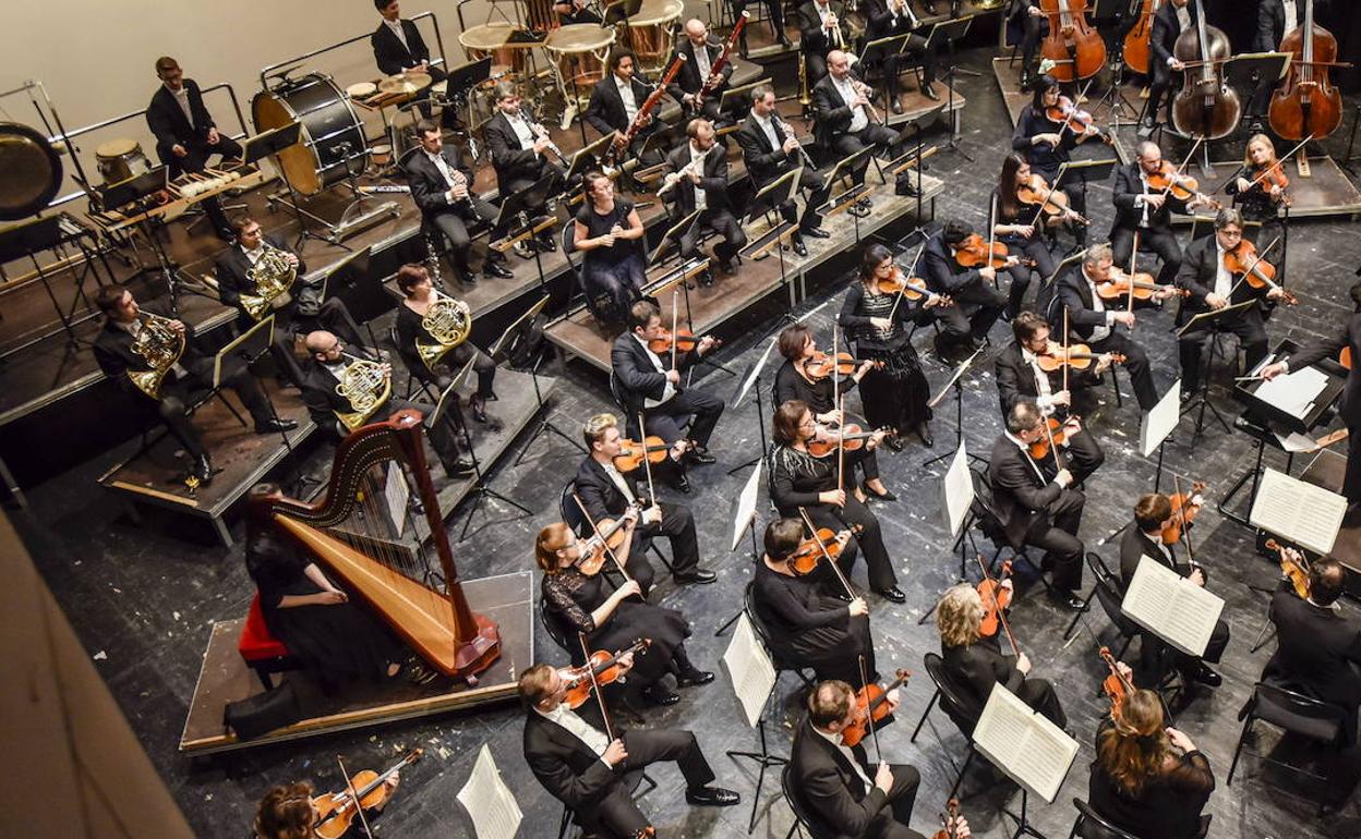 La Orquesta de Extremadura abre esta semana su nueva temporada con Andrés Salado como director