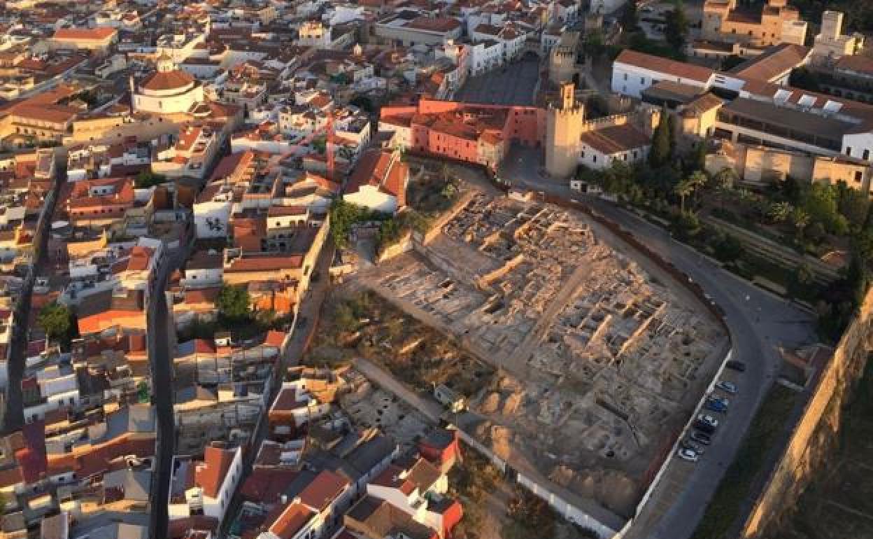 Excavación del Campillo que Amigos de Badajoz quiere mantener y donde irán pisos con una nueva barriada.