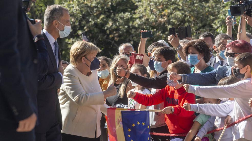 Angela Merkel recibe el premio Carlos V 
