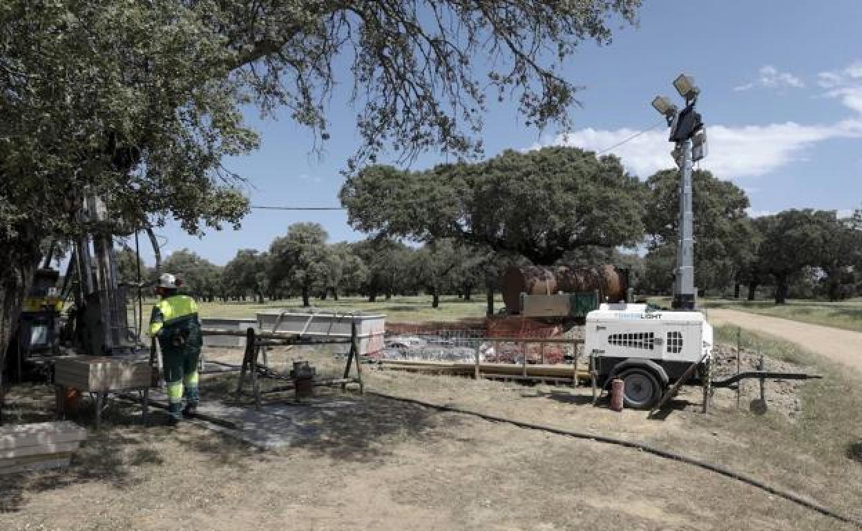 Catas en el yacimiento de litio de Las Navas, en Cañaveral,