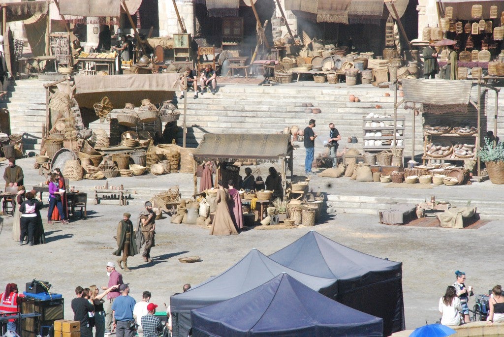 Fotos: &#039;La casa del dragón&#039; cierra la plaza Mayor de Trujillo