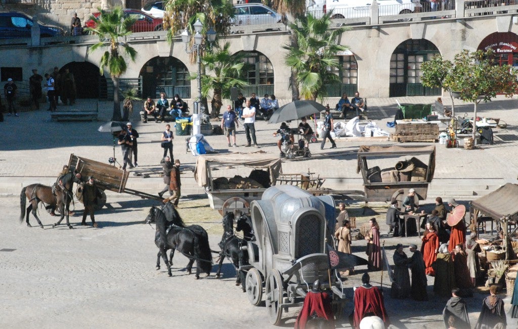 Fotos: &#039;La casa del dragón&#039; cierra la plaza Mayor de Trujillo