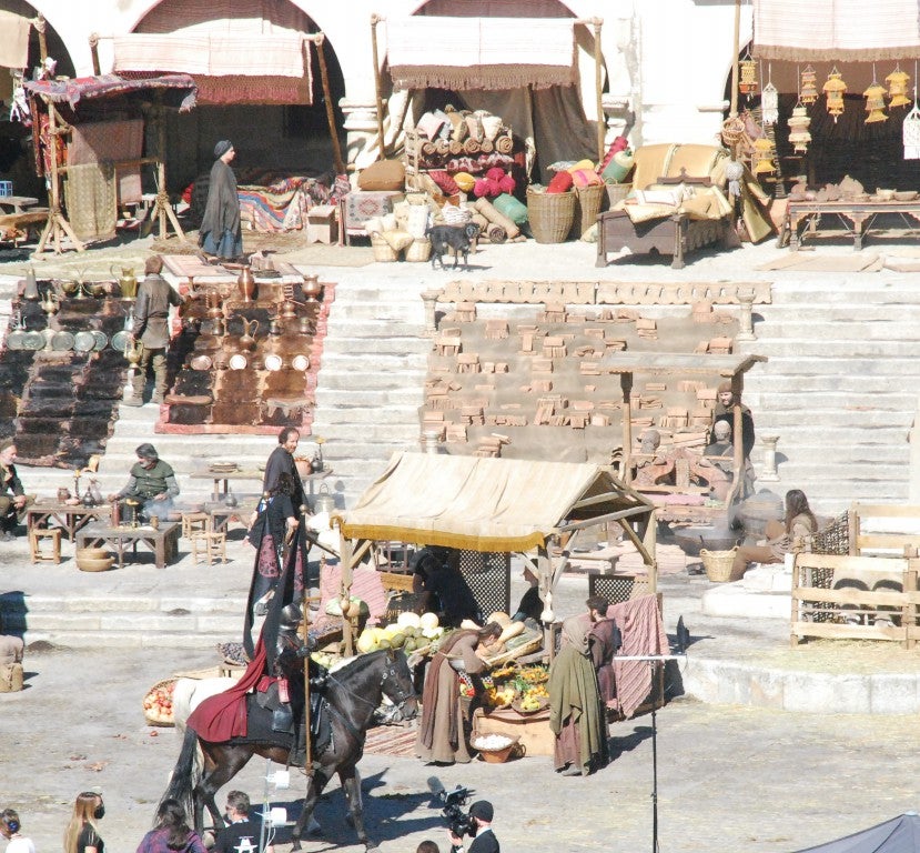 Fotos: &#039;La casa del dragón&#039; cierra la plaza Mayor de Trujillo