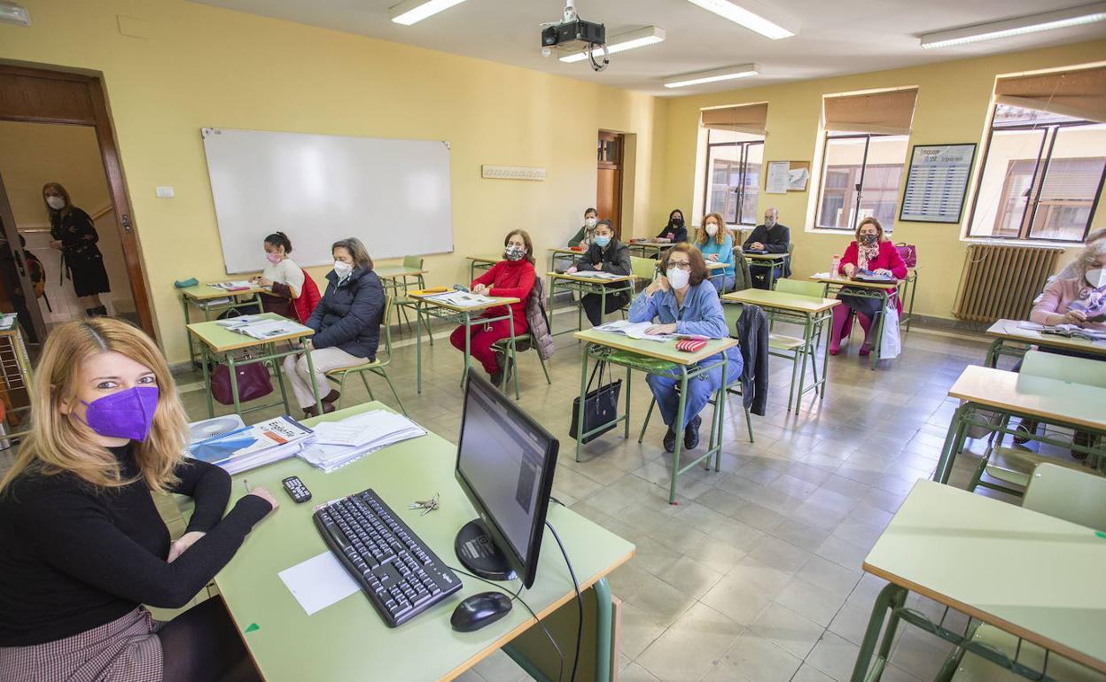 Aula de la Escuela Oficial de Idiomas, en una clase del pasado mes de marzo. 