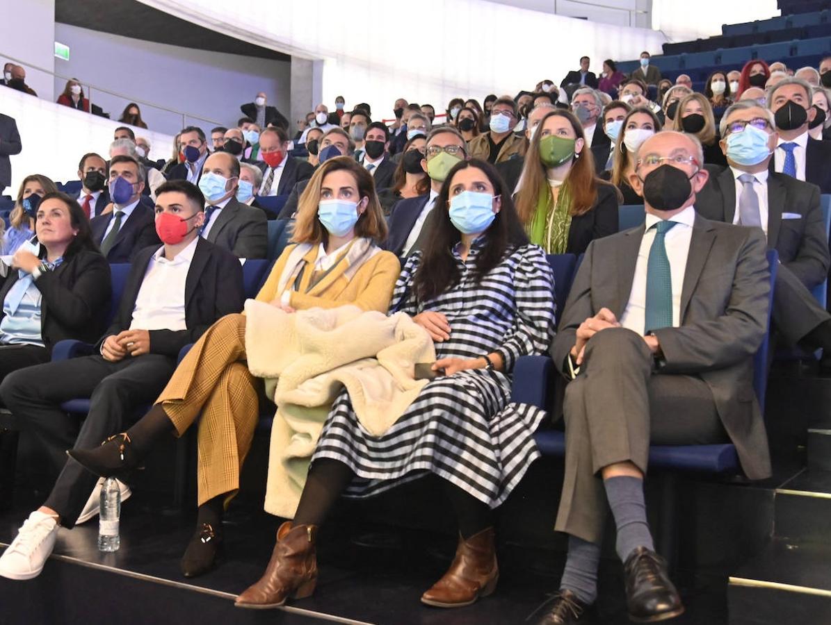 De izquierda a derecha: Eva González, Alberto Ginés, Nuria Morales, Beatriz Magro y Carlos Arce.