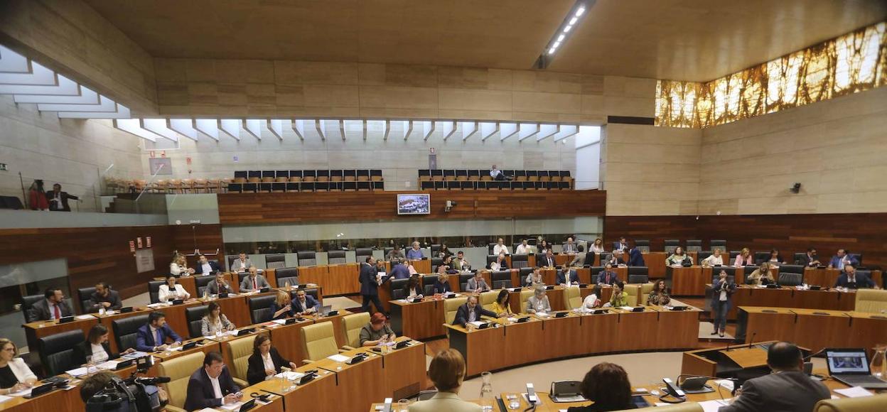 Pleno de la Asamblea de Extremadura en la presente legislatura. 