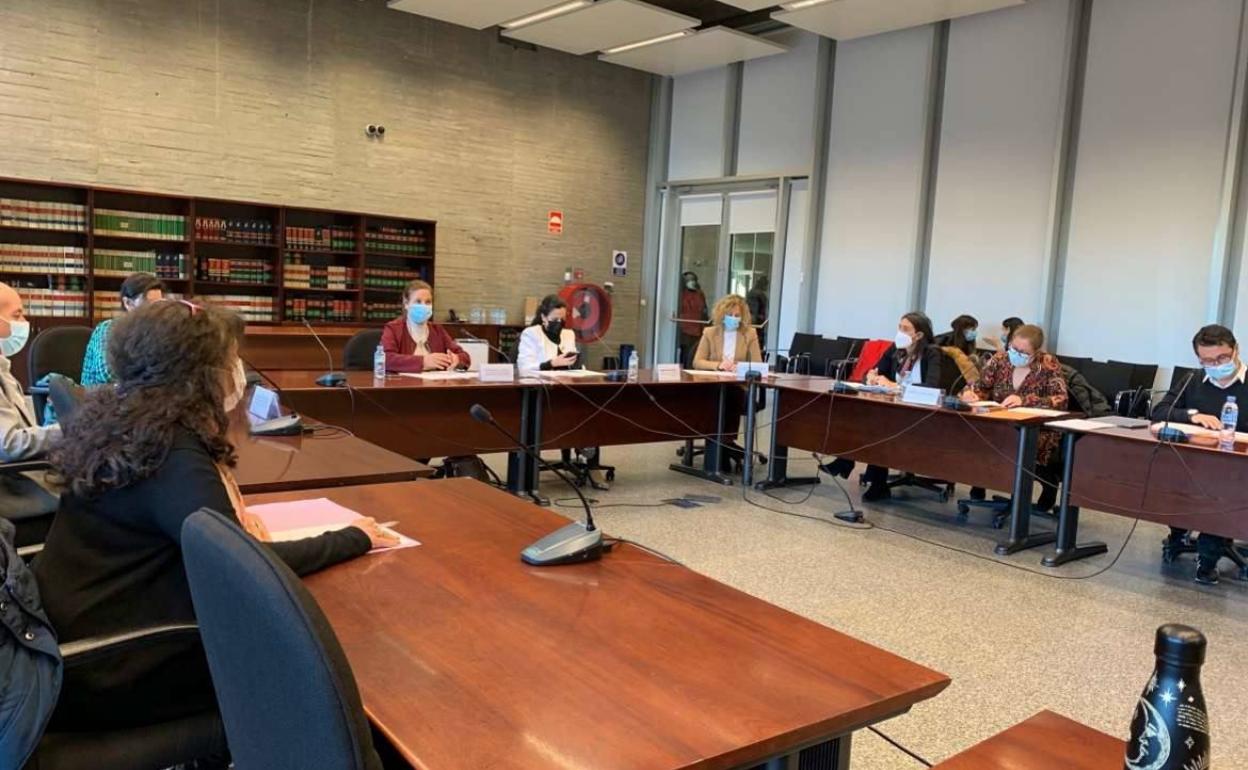 Reunión de la mesa general de la Junta celebrada hoy en Mérida. 