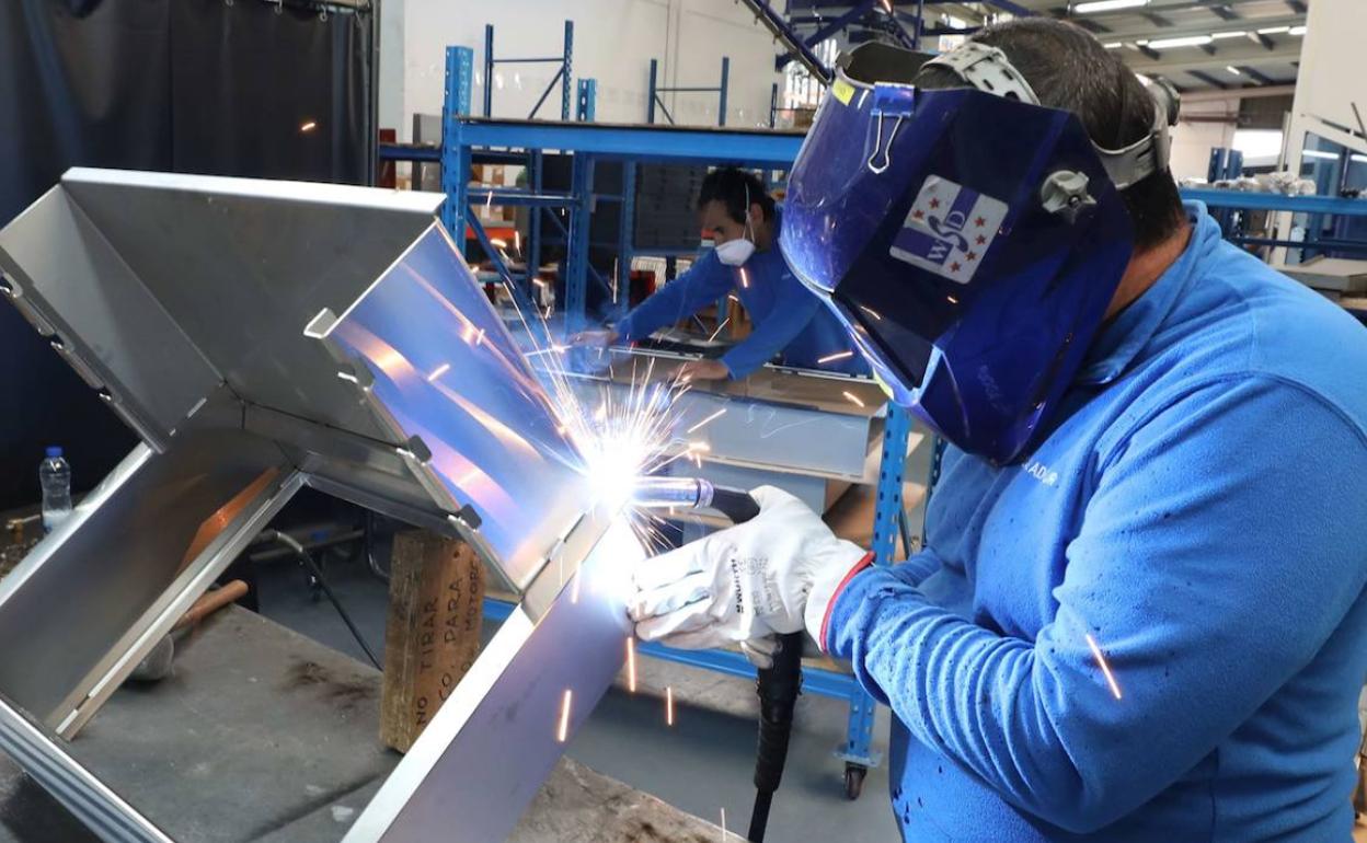 Los autores del informe aconsejan a Extremadura políticas que eleven el nivel formativo de su población. 