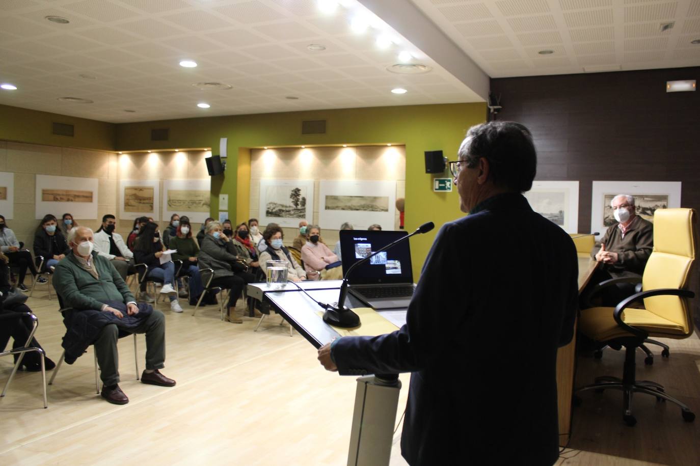 El pintor Francisco Vaz en la Económica.