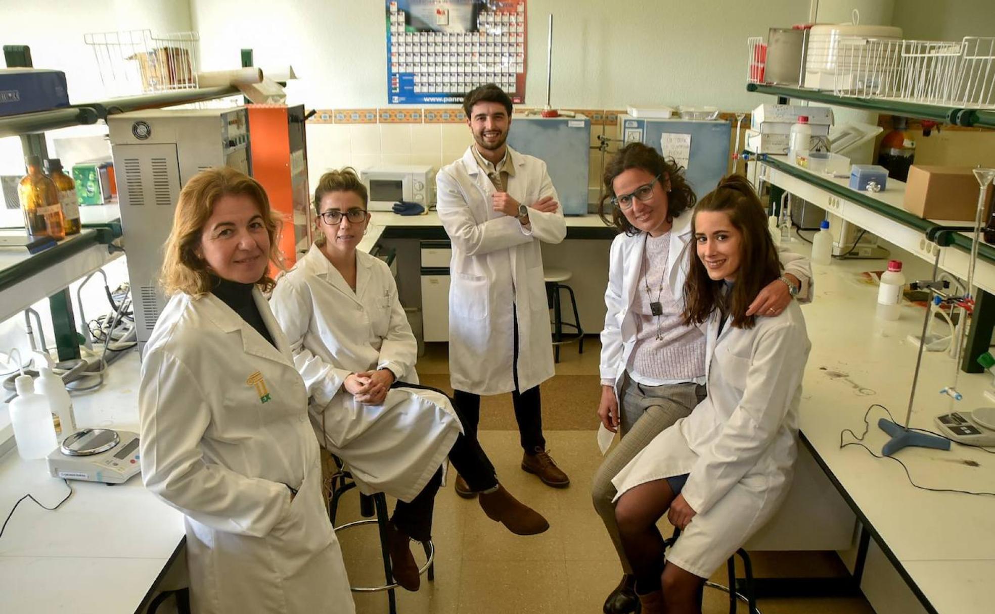 Investigadores del grupo Talica de la Escuela de Ingenerías Agrarias en Badajoz. 