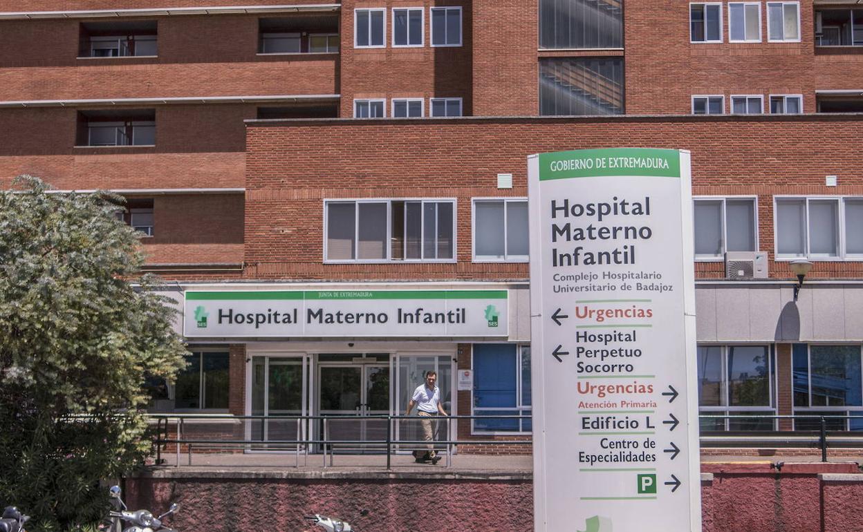 Acceso al Hospital Materno Infantil. 