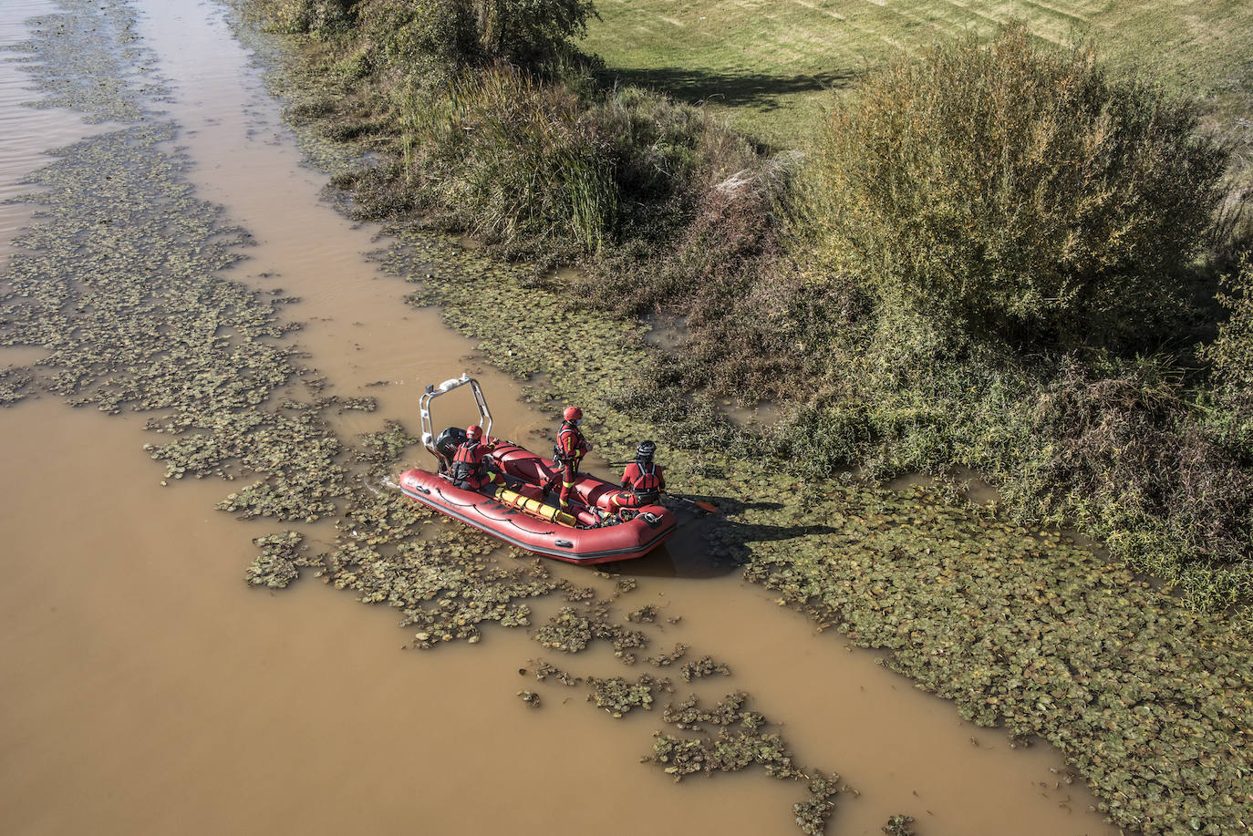 Fotos: La búsqueda de Pablo Sierra se amplía a todo el tramo urbano del Guadiana a su paso por Badajoz