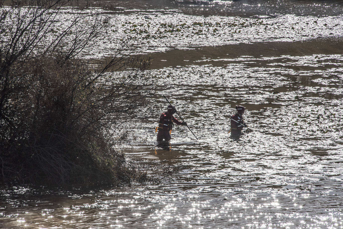 Fotos: La búsqueda de Pablo Sierra se amplía a todo el tramo urbano del Guadiana a su paso por Badajoz