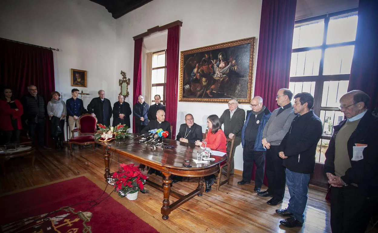 Rueda de prensa de despedida de Francisco Cerro como obispo de Coria-Cáceres en diciembre de 2019. 