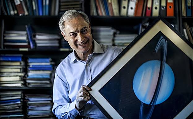 Agustín Sánchez Lavega, astrofísico y catedrático de Física Aplicada de la UPV, en la Escuela de Ingenieros de Bilbao