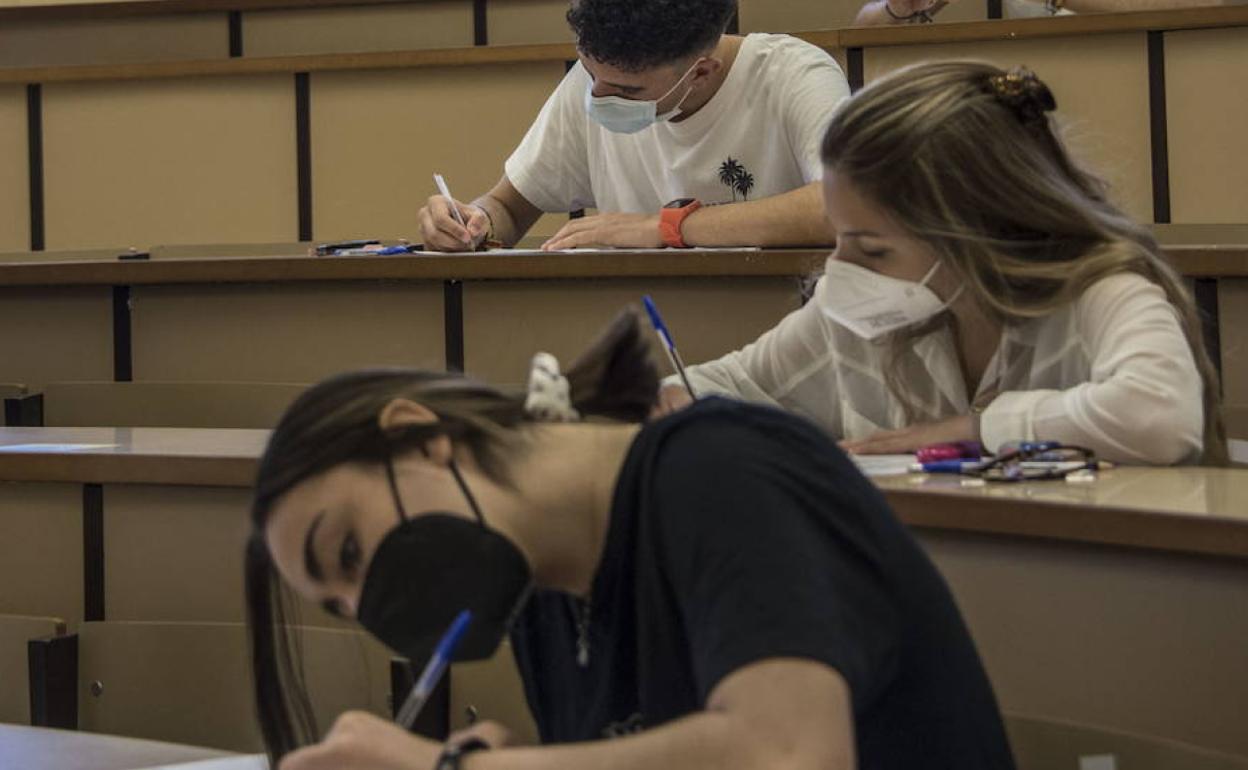 Prueba de Selectividad, que se hace en segundo de Bachillerato. 