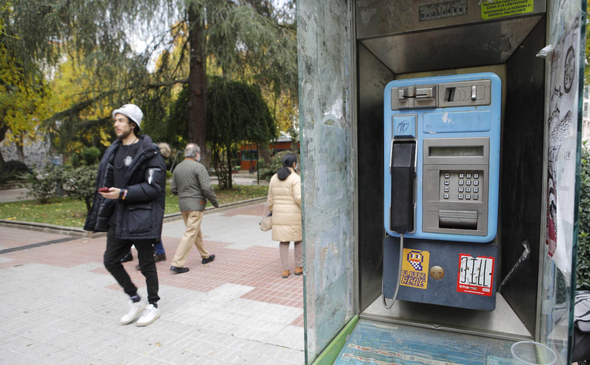 Cabina del Paseo de Cánovas. 