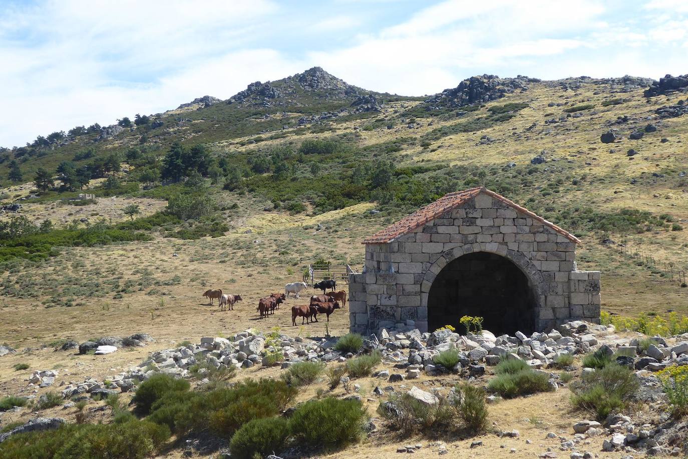 Ermita de San Blas en la sierra de Jálama. 