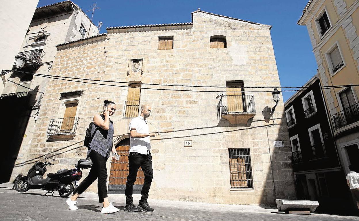 El palacio del siglo XVI dispone de 57 habitaciones en 2.118 metros cuadrados útiles. 