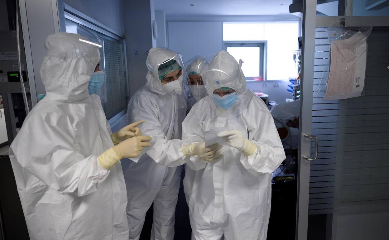 Coronavirus en Extremadura : Descienden los contagios y los pacientes hospitalizados por covid en la región