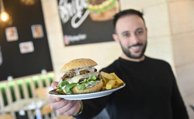 David Ramos y su hamburguesa apta para celiacos.