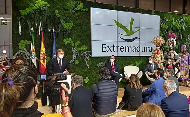 Gragera pide en Fitur la declaración de Interés Internacional para el Carnaval 