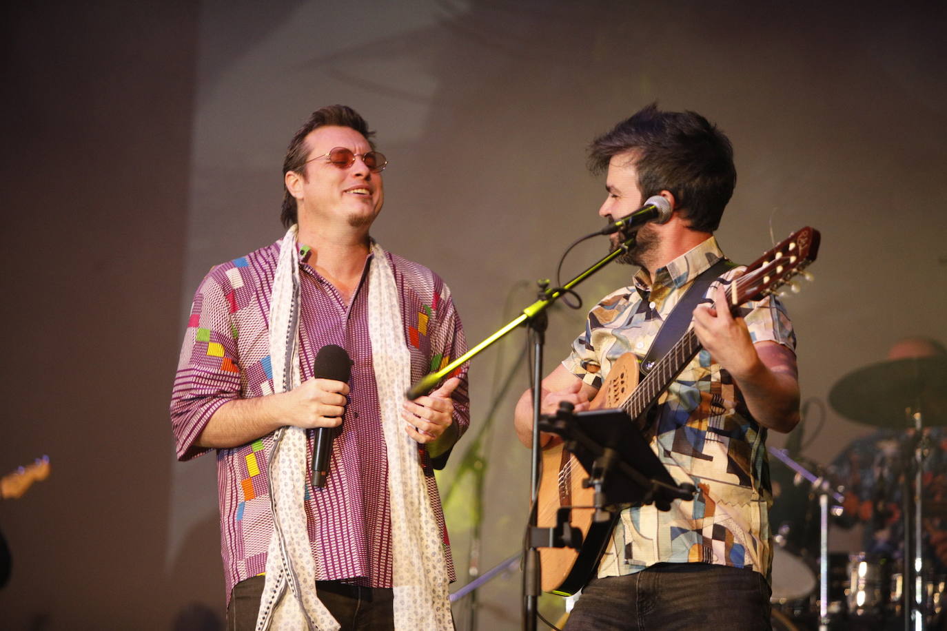 El Duende Josele y la Familia Indómita actuaron anoche en el Gran Teatro de Cáceres